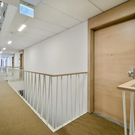 Atrium Deluxe Suite-free Parking Garage Same Building Budapesta