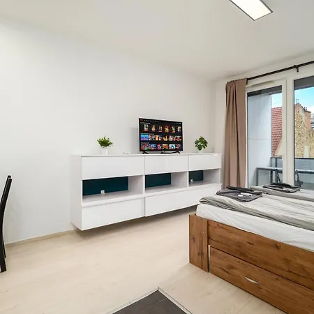 Atrium Deluxe Suite-free Parking Garage Same Building Апартаменты