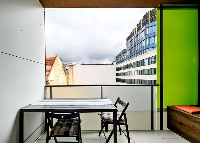 شقة Atrium Deluxe Suite-free Parking Garage Same Building