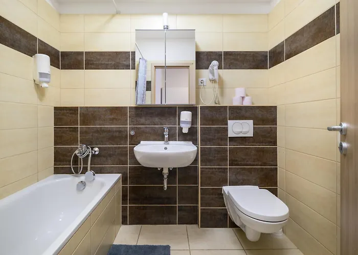 شقة Atrium Deluxe Suite-free Parking Garage Same Building