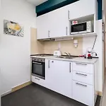 Atrium Deluxe Suite-free Parking Garage Same Building شقة بودابست