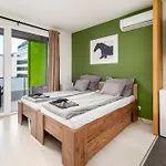 Atrium Deluxe Suite-free Parking Garage Same Building شقة *