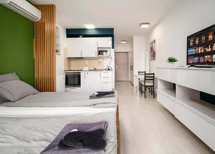 Atrium Deluxe Suite-free Parking Garage Same Building Lägenhet Budapest